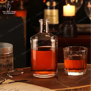 Garrafa de vidro para bebidas de alta qualidade, 500ml, 700ml, 750ml, whisky, vodka, licor, vinho, garrafa vazia