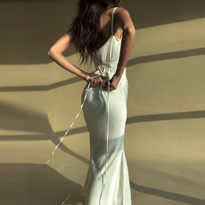 Europa y América 2025 Comercio exterior primavera y verano temperamento sexy color sólido costura con tirantes delgados vestido largo - Product Image 5