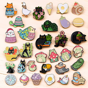 Emblèmes d'animaux Grenouille Chats Renard Épingles en émail personnalisées en alliage de zinc Épingles de revers plaquées or pour vêtements - Product Image 2