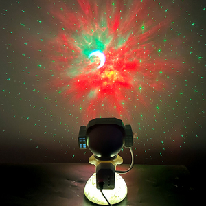 Lámpara de cielo estrellado de astronauta sentada en la luna - Product Image 2