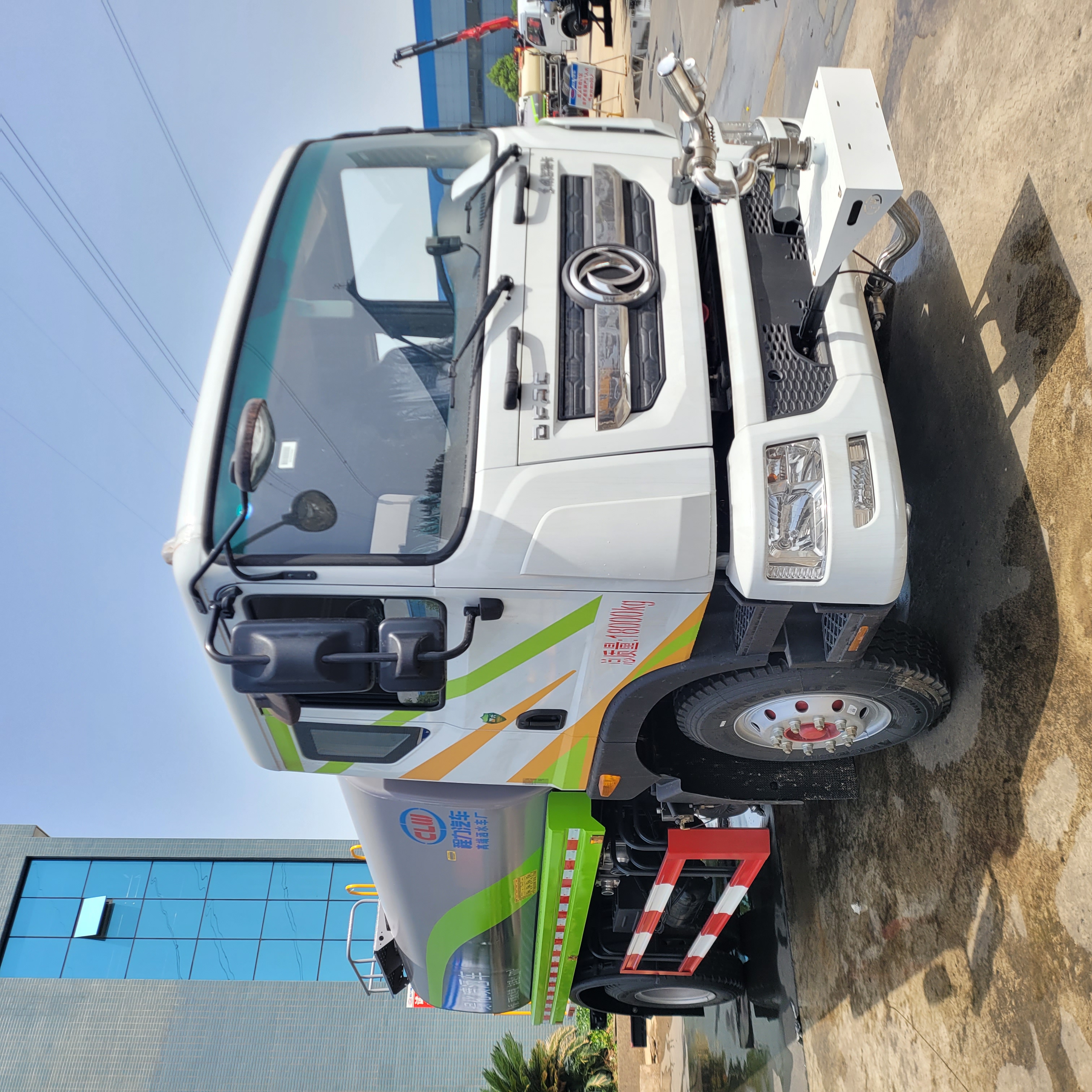 Efficient Watering Cart Dongfeng DFAC 4x2 18 Tons 12000 Liters Greening Sprayer Water Truck Water Tanker