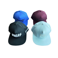 Gorra de golf de cabeza plana perforada con láser de 5 piezas personalizada con botón a presión impermeable, estilo hip-hop