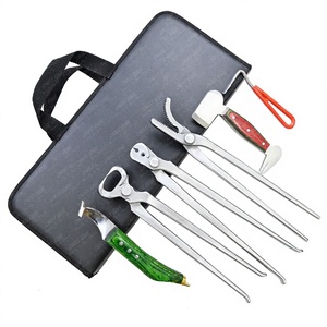 Kit Profesional de Herramientas para el Cuidado de Pezuñas de Caballos: Alicates para Pezuñas, Cuchilla de Recorte, Pulidor, Extractor de Clavos de 13 Pulgadas, Herramienta para Clavar Herraduras - Product Image 1