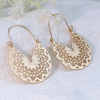 Boucles d'oreilles créoles dorées bohèmes pour femmes, boucles d'oreilles créoles creuses en forme de fleur et de feuille, boucles d'oreilles légères, ensemble de boucles d'oreilles