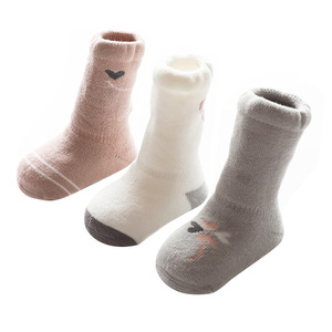 Chaussettes pour bébé en hiver, chaussettes d'hiver épaisses et chaudes à tube moyen, bonneterie en coton pour enfants - Product Image 2