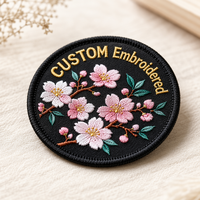 Patch brodé personnalisé en chenille écologique, motif fleur de cerisier Sakura, cercle noir, design doré, à coudre ou thermocollant pour vêtements et chapeaux