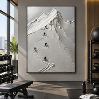 Décoration murale 3D personnalisée en plâtre peinte à la main, représentant des montagnes avec des figurines de skieurs, paysage enneigé moderne sur toile pour hôtel de station hivernale