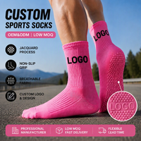 Chaussettes de sport personnalisées antidérapantes et antibactériennes, faible MOQ, usine OEM, en coton, avec logo positionné, pour cyclisme, football, fitness et entraînement