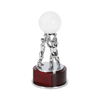 Trophées et récompenses de football en cristal avec base ronde en bois