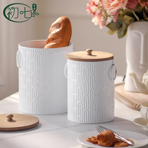 Juego de Tres Piezas de Frascos de Cerámica Blancos con Tapa de Madera, Forma Cilíndrica, Accesorio de Fotografía para el Hogar, A2948 - Product Image 5