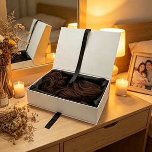Boîte cadeau magnétique écologique noir-blanc pour perruque avec doublure en satin et ruban, emballage de luxe pour perruques et extensions capillaires, personnalisable - Product Image 4
