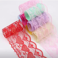 Dentelle française non élastique à motif cœur brodé 100% polyester pour robe de mariée et décoration intérieure