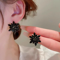 Boucles d'oreilles étoile en cristal, automne/hiver, rétro, luxe léger, design de niche, boucles d'oreilles tendance, polyvalentes, charmes féminins