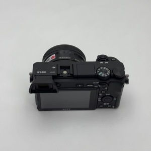 Appareil photo hybride <span class=keywords><strong>Sony</strong></span> <span class=keywords><strong>A6300</strong></span> d'occasion avec objectif 16-50, capteur APS-C 24,3 MP, vidéo 1080p, état presque neuf - Product Image 3
