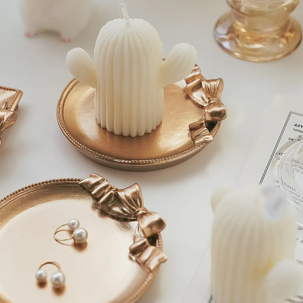 شمعدان معدني لحفلات الزفاف, شمعدان معدني مطلي بالذهب ، يستخدم في ديكور المنزل وفي حفلات الزفاف