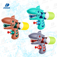 Pistolet à eau requin multicolore Jouet en plastique pour les batailles d'été en plein air, les fêtes à la piscine, les enfants et la famille.