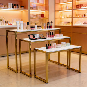 Mesa de Exhibición Moderna para Diseño de Moda, Exhibidor de Bolsos, Estante para Ropa de Boutique, Acero Inoxidable Dorado Brillante, Personalizable - Product Image 6