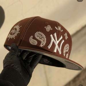 Wholesale Classic Men's <strong>Flat</strong> Brim Fitted Baseball Caps, 6-Panel Closed Back Snapback Gorras <strong>Hats</strong> with Custom Embroidery - Product Image 3