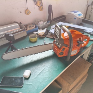 Bestseller in den USA <span class=keywords><strong>NEOTEC</strong></span> Industriequalität 50,2cc Holzschneid-Benzin-Kettensäge mit 18-Zoll-Schwert und Kette Modell 450 II Kettensäge - Product Image 2