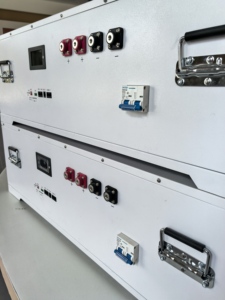 ระบบแบตเตอรี่ลิเธียมไอออนแบบแยกส่วน ต่อพ่วงได้ มาตรฐาน IP65 สำหรับใช้งานกลางแจ้ง พร้อมระบบสื่อสาร CAN สำหรับระบบจ่ายไฟพลังงานแสงอาทิตย์แบบไฮบริดกริด - Product Image 4
