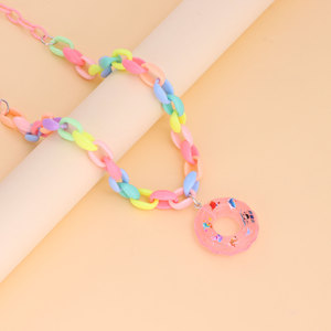 Collier chaîne claviculaire en résine colorée avec pendentif donut pour enfants, bijoux de mode, origine Yiwu - Product Image 4