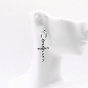 Pendientes de aro Huggie personalizados para hombre, de acero inoxidable 316L, chapados en oro, hipoalergénicos, con dije de cruz, estilo vintage, punk, gótico - Product Image 4