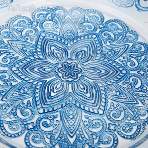 <span class=keywords><strong>Assiette</strong></span> de présentation ronde en <span class=keywords><strong>verre</strong></span> de 13 pouces avec motif floral <span class=keywords><strong>bleu</strong></span> en relief pour banquets de mariage et réceptions de mariage - Product Image 2
