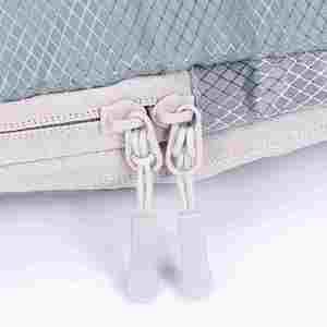 Sac de rangement cosmétique numérique en polyester quatre pièces, à poignée souple, étanche, avec fermeture éclair, pour voyage, et cubes de rangement pour vêtements - Product Image 6