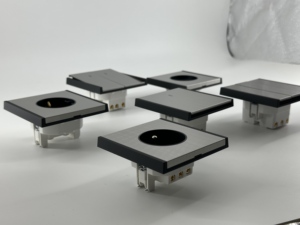 Nouvelle arrivée produit électrique norme ue style de conjonction panneau en acier inoxydable interrupteur mural et prise pour la maison hôtel - Product Image 4