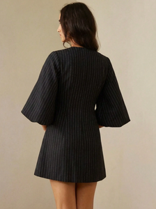 <span class=keywords><strong>Vestido</strong></span> Formal Elegante para Mujer, con Rayas Finas, Cuello Redondo, <span class=keywords><strong>Manga</strong></span> <span class=keywords><strong>Abullonada</strong></span> Voluminosa, Cierre de Botón, Corte Entallado y Corto - Product Image 5