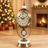 Horloge à pendule rétro européenne avec base en marbre blanc naturel, horloge de table en métal à quartz silencieuse, décoration luxueuse