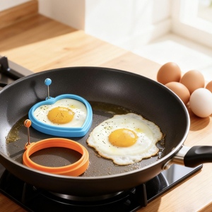 Moules à œufs ronds et en forme de cœur, antiadhésifs, en <span class=keywords><strong>silicone</strong></span> coloré, pour œufs frits, moules à crêpes, avec poignée en <span class=keywords><strong>silicone</strong></span>, outil de cuisine pour le petit-déjeuner - Product Image 5