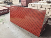 Venta Directa de Fábrica, Madera Contrachapada Recubierta con Película Antideslizante, Tablero Fenólico Impermeable de 18 mm y 25 mm, Certificado FSC para Materiales de Construcción