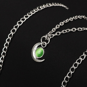 Collier superposé pour femme en alliage de zinc avec pendentif bouclier et pierre verte taille émeraude, colliers ras-du-cou multicouches, bijoux de mode - Product Image 3