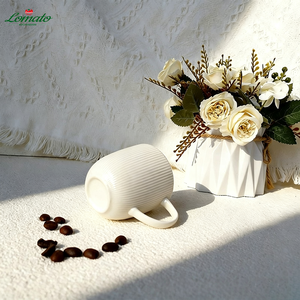 Taza de café clásica de cerámica blanca con rayas verticales en relieve, logotipo personalizado al por mayor para supermercado, hotel, cafetería, tienda, restaurante - Product Image 6