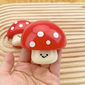 Jincan Petit Jouet Anti-Stress en Silicone Façon Champignon Fait Main, Cadeau de Décompression Ultra Doux DIY - Product Image 5