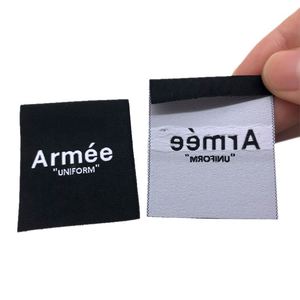 Etiqueta de Ropa Negra Tejida, Etiquetas Personalizadas para Ropa, Etiquetas Plegables de un Solo Lado para el Cuello - Product Image 2