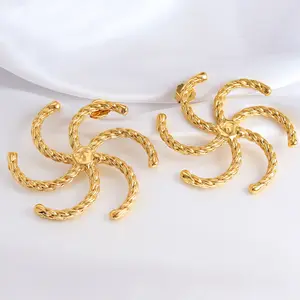 Neue Hyperbole Große Twist-Ohrring für Damen wasserdichte 18K-Goldplattierung Edelstahl-Stick-Ohrring im Riemen-Stil-Stil-Stil-Stil