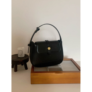 Bolso de mano Retro de estilo coreano para mujer, bolso de hombro con hebilla magnética negra, bolso cruzado con bolsillo con cremallera, verano 2023 - Product Image 1