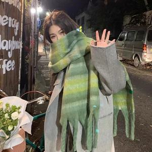 ผ้าพันคอไหมโมแฮร์สีไ<span class=keywords><strong>ล</strong></span>่ระดับแบบค<span class=keywords><strong>ล</strong></span>าสสิก รุ่นใหม่<span class=keywords><strong>ล</strong></span>่าสุด หนานุ่ม อุ่นสบาย เทคโนโ<span class=keywords><strong>ล</strong></span>ยีความร้อน สไตล์เกาหลี INS สำหรับผู้ใหญ่ ผลิตจากโพลีเอสเตอร์ - Product Image 4