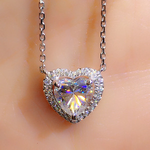 Collana con Ciondolo a Cuore per Donne, Semplice Accessorio Quotidiano, Catena per Clavicola - Product Image 1