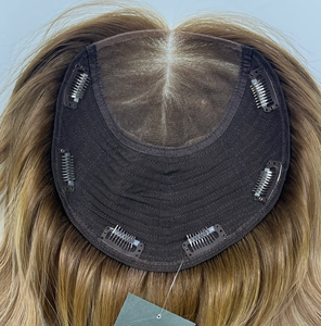 Topper <span class=keywords><strong>Cheveux</strong></span> Humains en Gros 8x8 Blond Doré Balayage <span class=keywords><strong>Cheveux</strong></span> Russes Vierges Non Traités Dentelle HD Fermée Sans Colle Pour Ajouter de la Longueur Topper <span class=keywords><strong>Court</strong></span> - Product Image 3