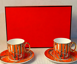 Service à café en porcelaine fine avec motif équestre orange et bordure dorée, 2 pièces, décoration élégante pour la maison - Product Image 2