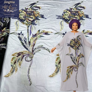 Tessuto in Rete Ricamato con Paillettes Floreali Grigio Viola Oro con Grandi <span class=keywords><strong>Motivi</strong></span> Applicati per Caftani, Abaya e Abiti da Sera - Product Image 1