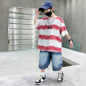 Set Estivo per Ragazzi: Camicia a Righe Rosse e Bianche + Pantaloncini in Denim, 2 Pezzi, Completo Casual alla Moda - Product Image 1