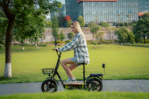 Patinete Eléctrico C1 Pro con Cesta y Asiento, 100 KM de Autonomía, Plegable, Frenos de Disco Dobles, Pedal de Madera Antideslizante, para Desplazamientos y Reparto - Product Image 4