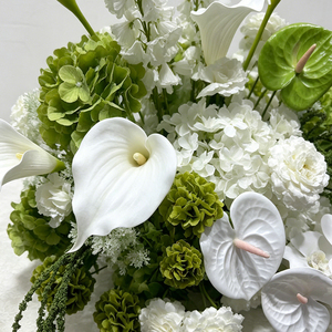 Arreglo Floral de Lirios Calla Blancos Realistas Estilo Bosque, Decoración Moderna para Jardín, Bodas y Mesas de Restaurante - Product Image 2
