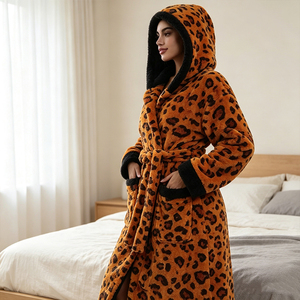 Accappatoio Invernale Ultra Morbido e Caldo con Cappuccio, Stampa Leopardata Arancione, in Flanella Spessa, Lunghezza Intera, ODM XL, per Casa, Hotel, Spa, Abbigliamento <span class=keywords><strong>da</strong></span> <span class=keywords><strong>Notte</strong></span> e Relax - Product Image 4