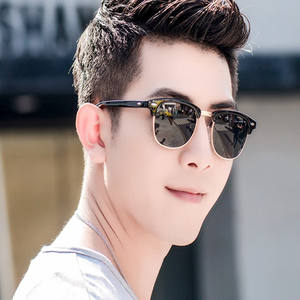 Gafas de Sol de Piloto Unisex 3016, Lentes Polarizadas Grises UV400, Montura Completa, Lentes de PC, Embalaje en Caja - Product Image 4