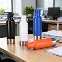 Mug de voyage moderne et minimaliste en acier inoxydable 304 de style américain, isolé sous vide, soigneusement sélectionné, portable pour la randonnée en extérieur